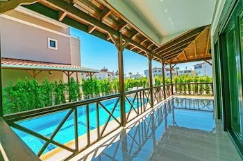 Paradise Town Villa Cordelia