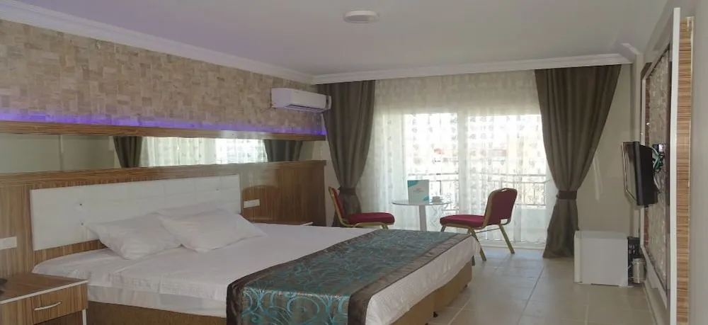 Standard Tek Büyük veya İki Ayrı Yataklı Oda