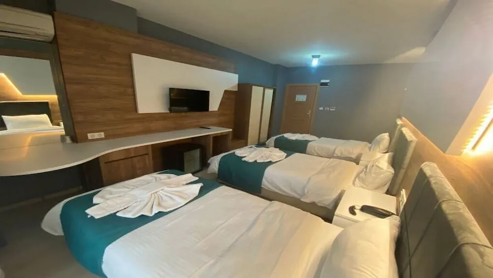 Tek Büyük veya İki Ayrı Yataklı Oda, Şehir Manzaralı