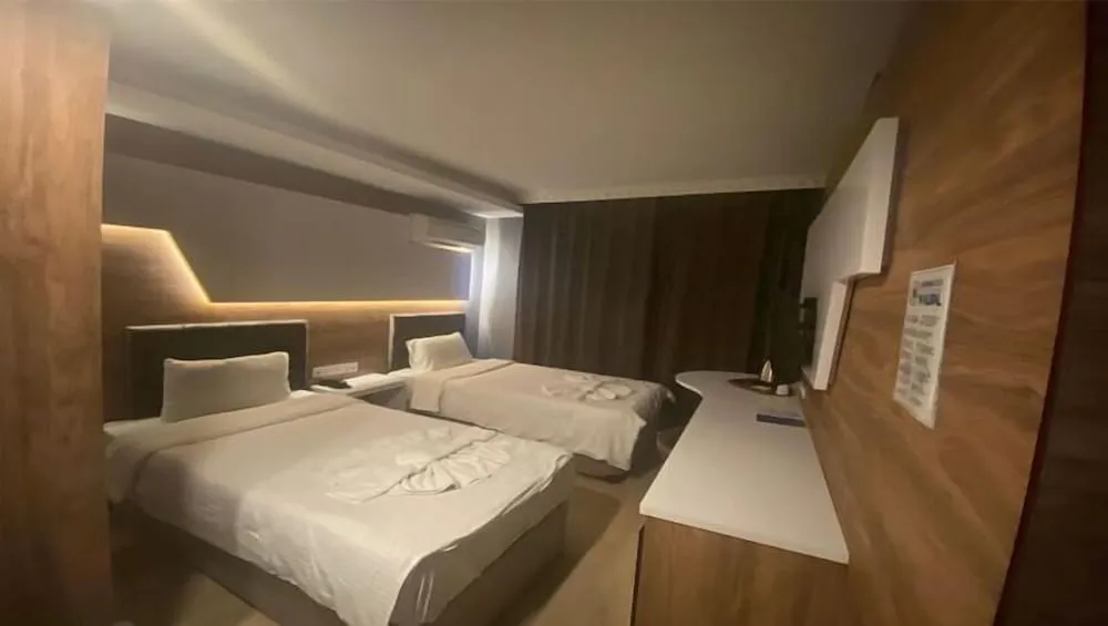 Tek Büyük veya İki Ayrı Yataklı Oda, Şehir Manzaralı