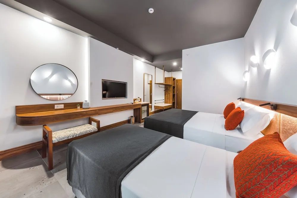 Deluxe Triple Room with Pool View