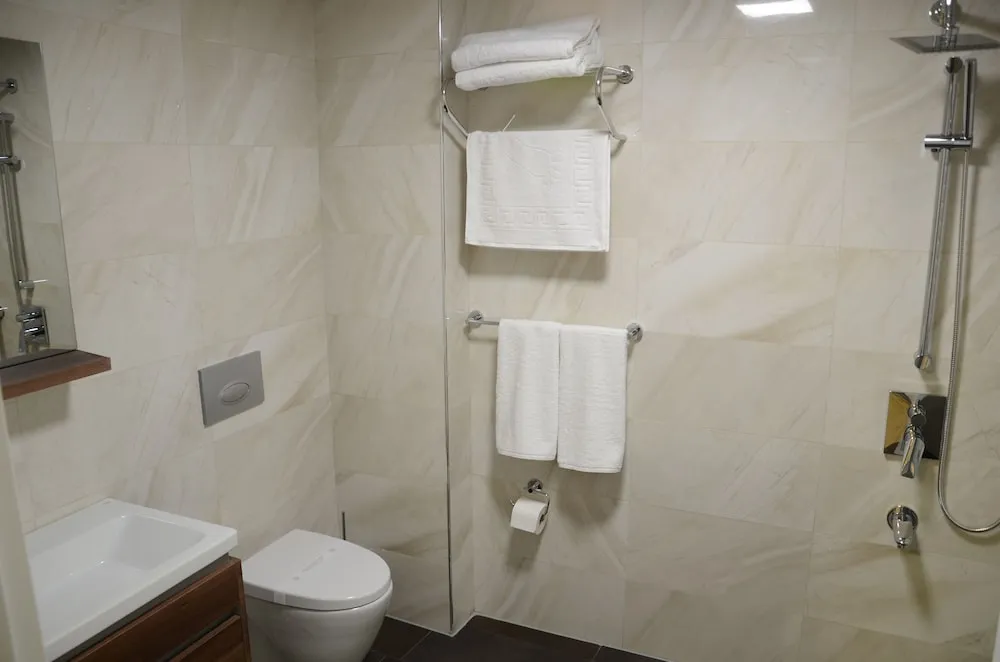 Standard Büyük Yataklı Tek Kişilik Oda