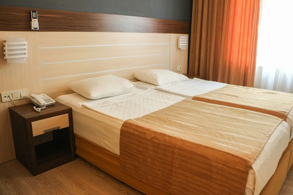 Standard Oda, 1 Çift Kişilik veya 2 Tek Kişilik Yatak