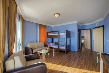Hawaii Suite Beach Hotel