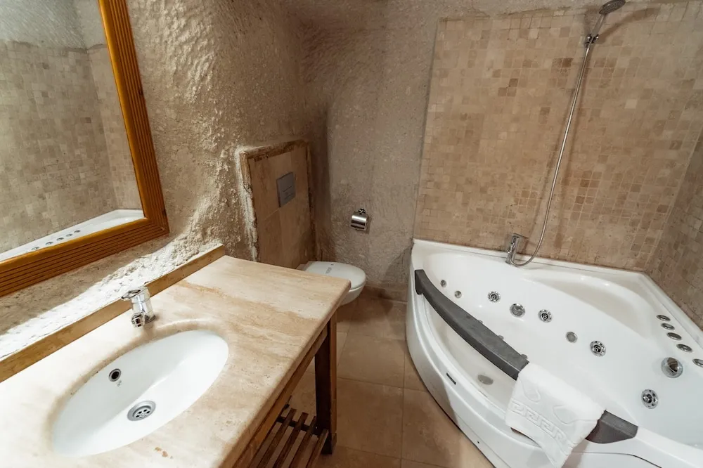 Family Süit, Sıcak Su Küveti