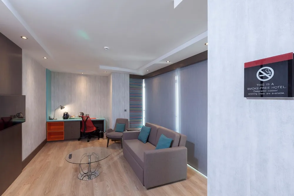 Süit, 1 Büyük (Queen) Boy Yatak, Sigara İçilmez, Balkon