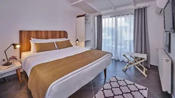 Maya Bistro Hotel Beach