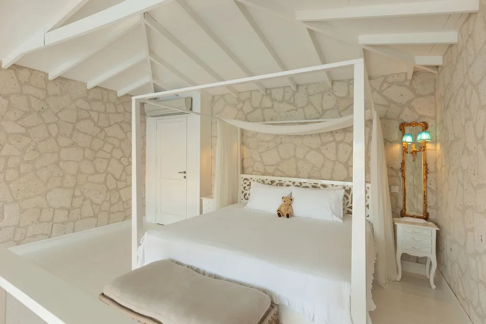 Signature Suite (Lotus)