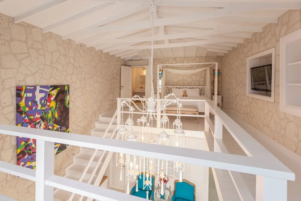 Signature Suite (Lotus)