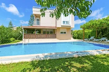 Paradise Town Villa Royal