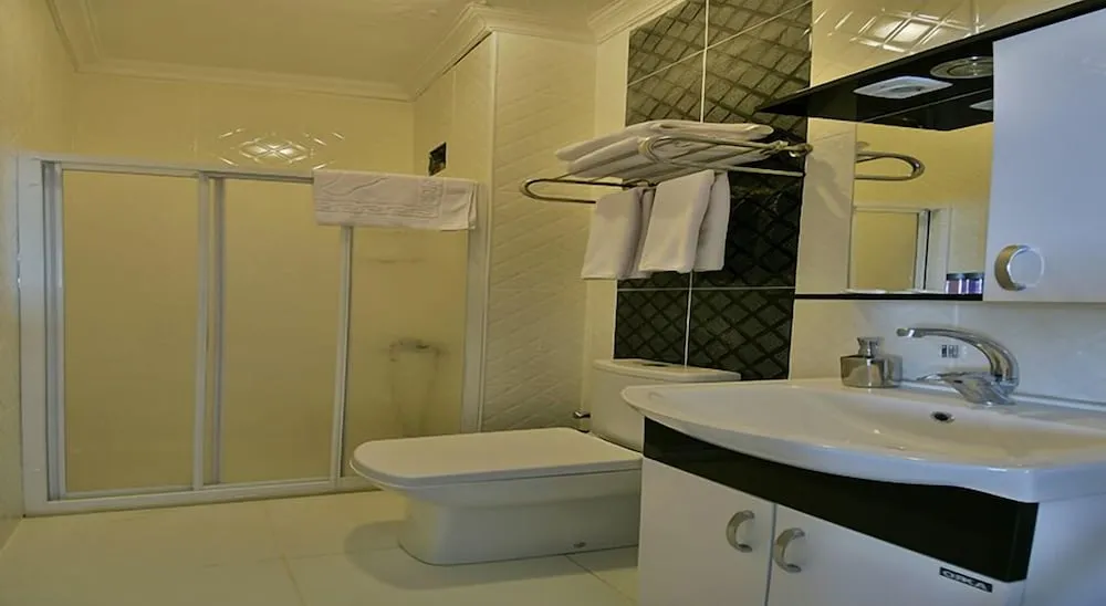 Üç Kişilik Oda, Şehir Manzaralı