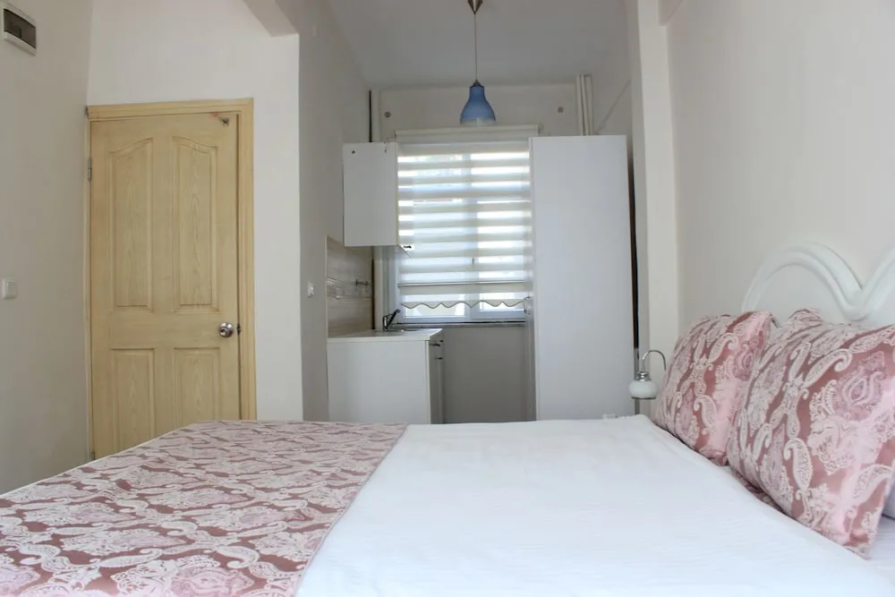 Üç Kişilik Oda, Şehir Manzaralı