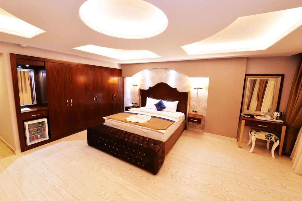 Deluxe Süit, Sıcak Su Küveti