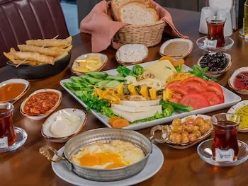 Yeni Truva Otel