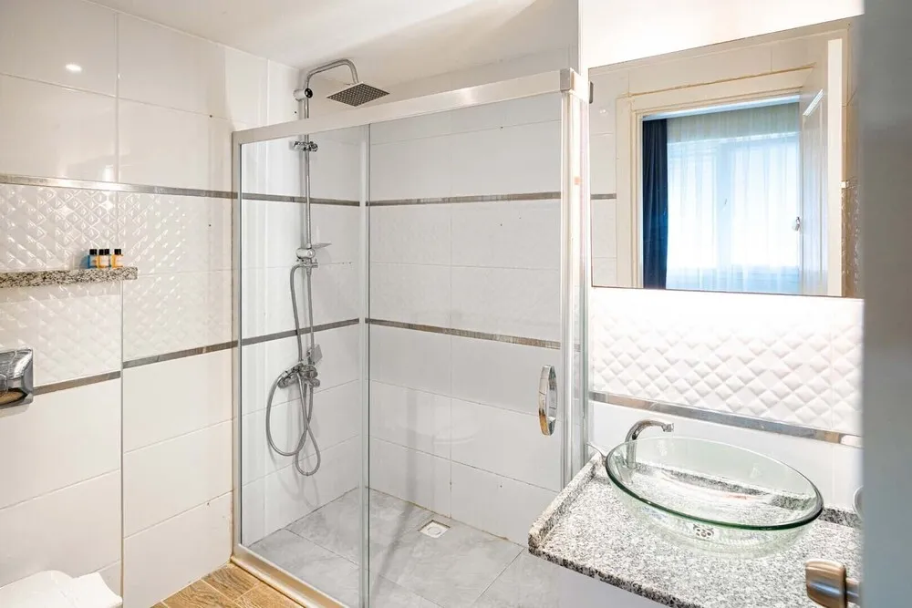 Standard Oda, 1 Çift Kişilik Yatak ve Çekyat, Sigara İçilebilir, Küçük Mutfak