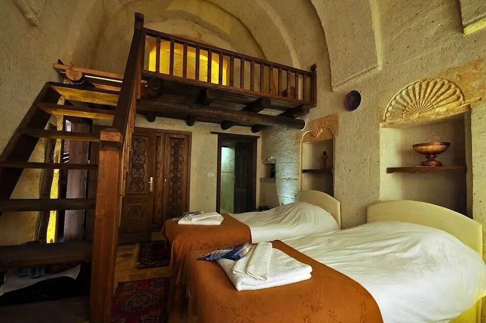 Deluxe Dört Kişilik Oda, 1 Yatak Odası, Sigara İçilmez, Avlu Manzaralı