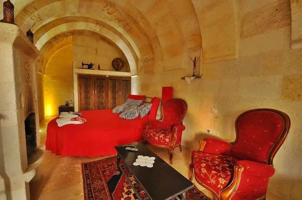 Honeymoon Tek Büyük Yataklı Oda