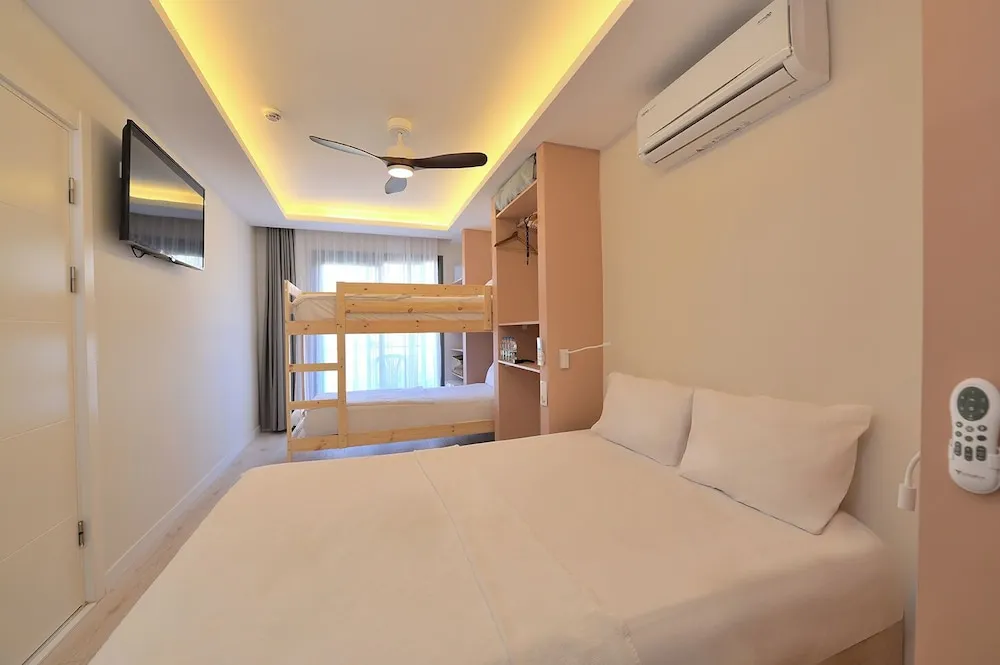 Comfort Dört Kişilik Oda