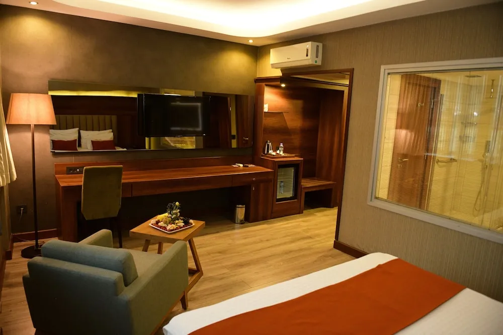 Deluxe Tek Büyük Yataklı Oda