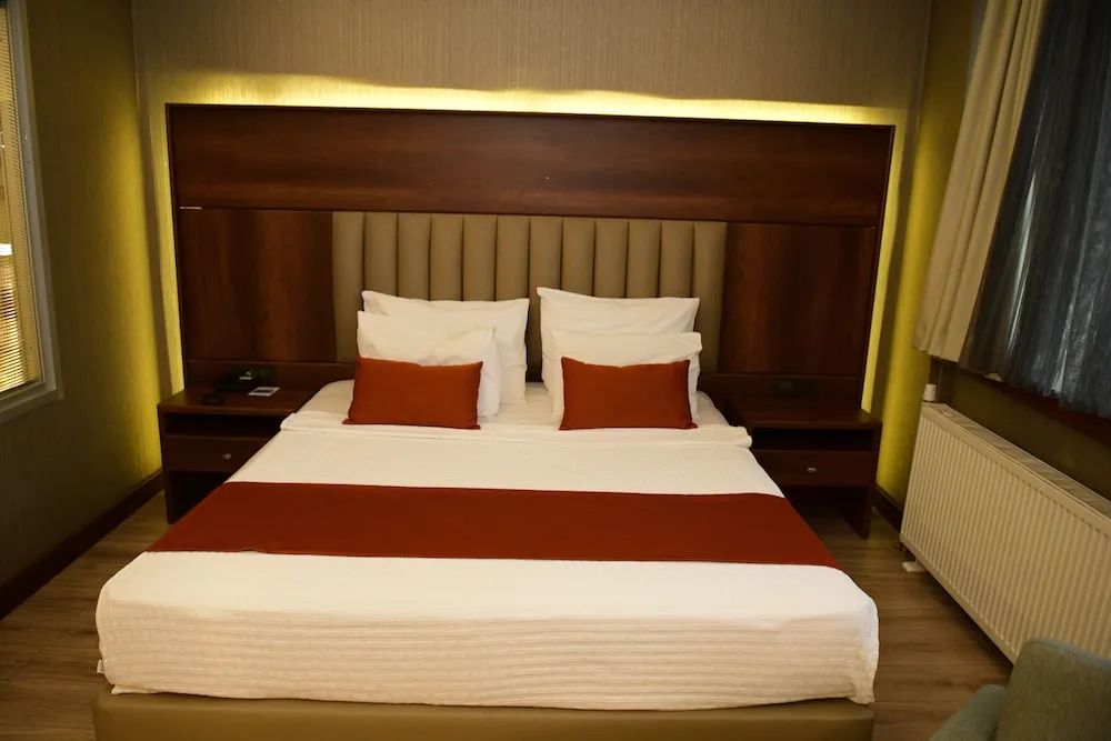 Deluxe Tek Büyük Yataklı Oda