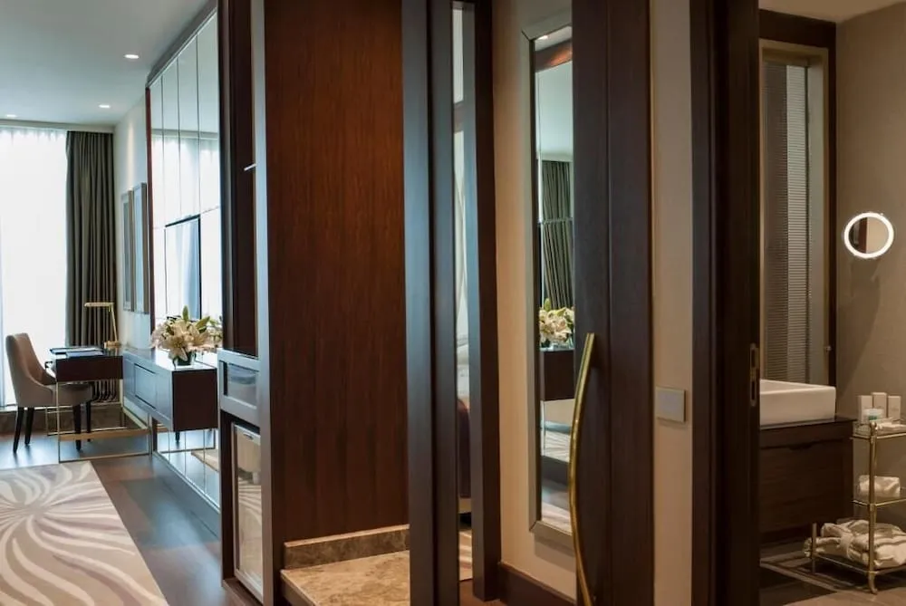 Comfort Suite With King Size Bed