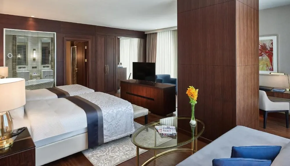 Suite With 2 Single Beds