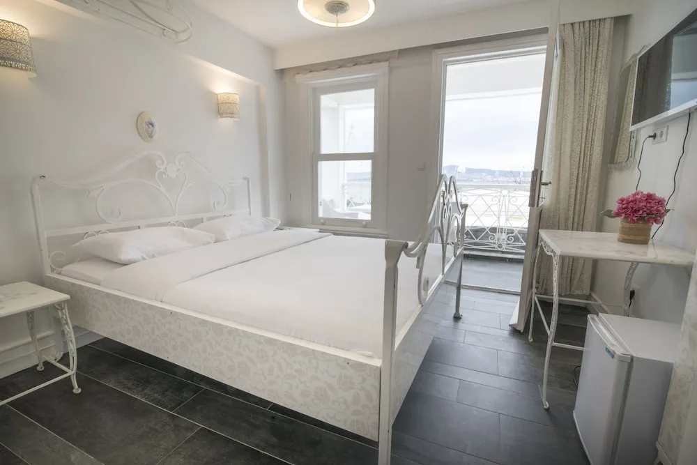 Deluxe Tek Büyük Yataklı Oda, Deniz Manzaralı