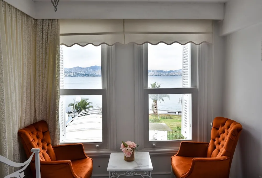 Deluxe Tek Büyük Yataklı Oda, Deniz Manzaralı