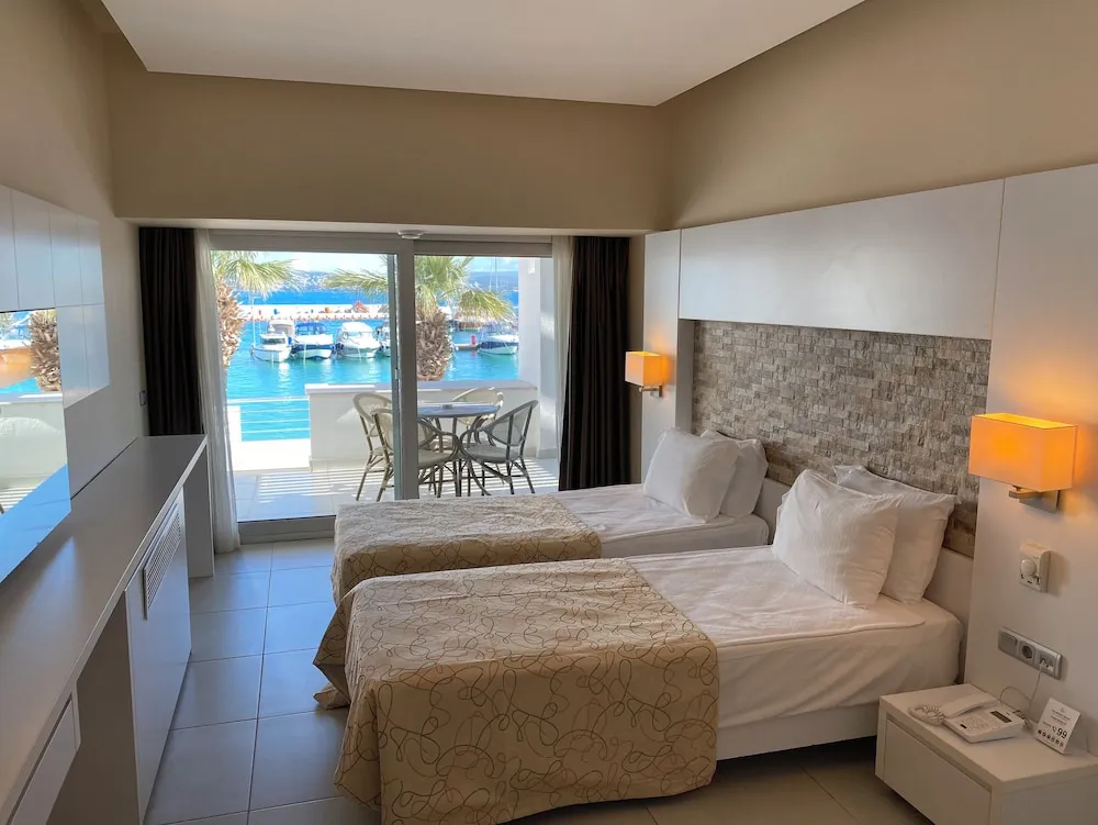 Marin Plus Room