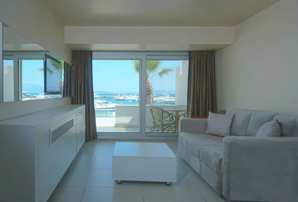 Marin Plus Room