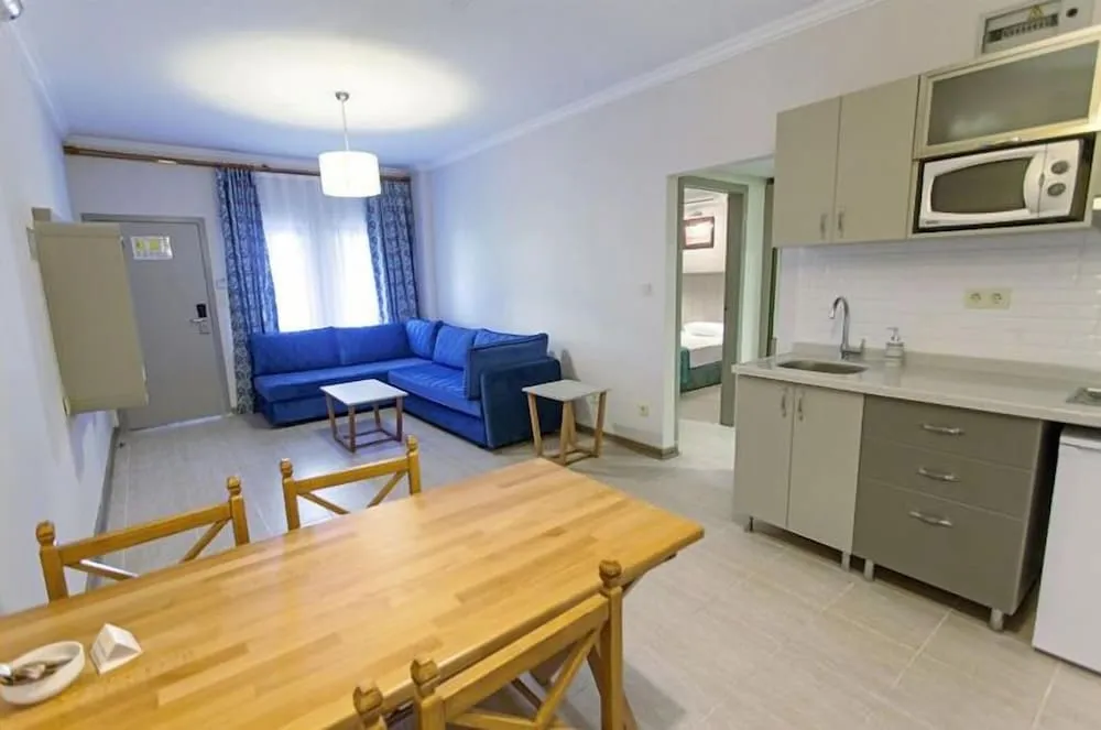 Deluxe Apart Daire, Teras