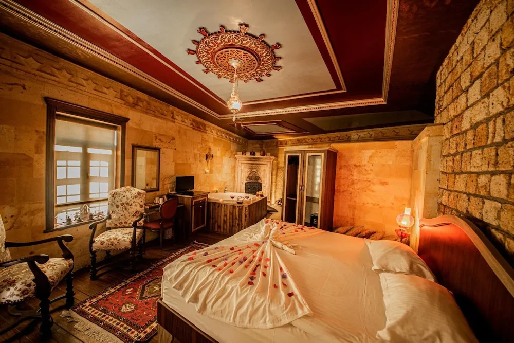 Junior Oda, 1 En Büyük (King) Boy Yatak, Sıcak Su Küveti