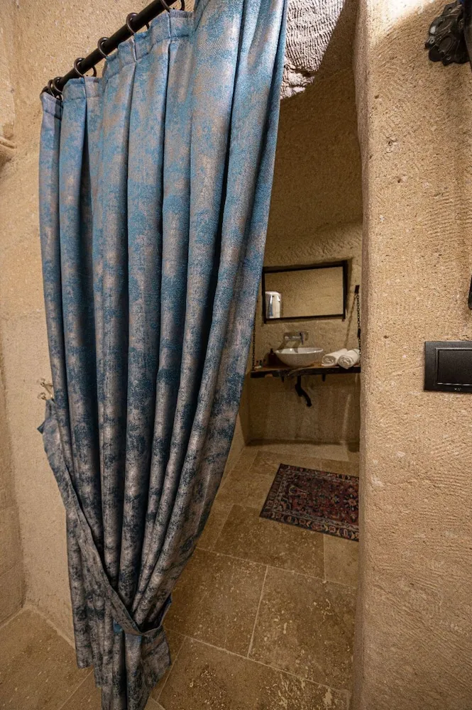 Standard Oda, 1 Büyük (Queen) Boy Yatak