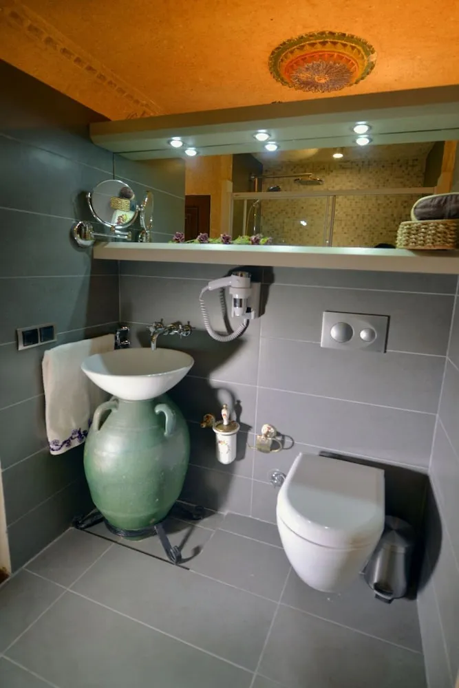 Deluxe Oda, 1 En Büyük (King) Boy Yatak