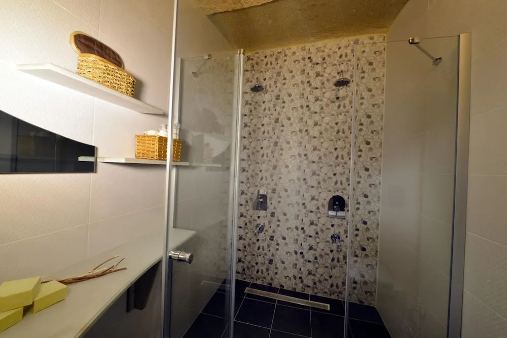 Deluxe Oda, 1 En Büyük (King) Boy Yatak