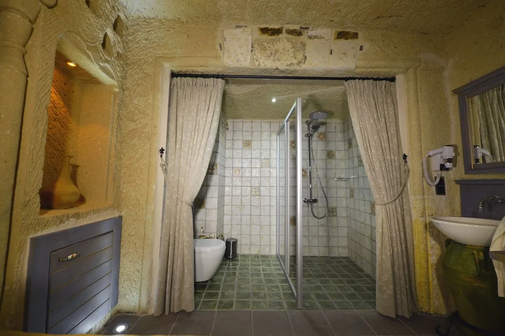 Deluxe Oda, 1 En Büyük (King) Boy Yatak