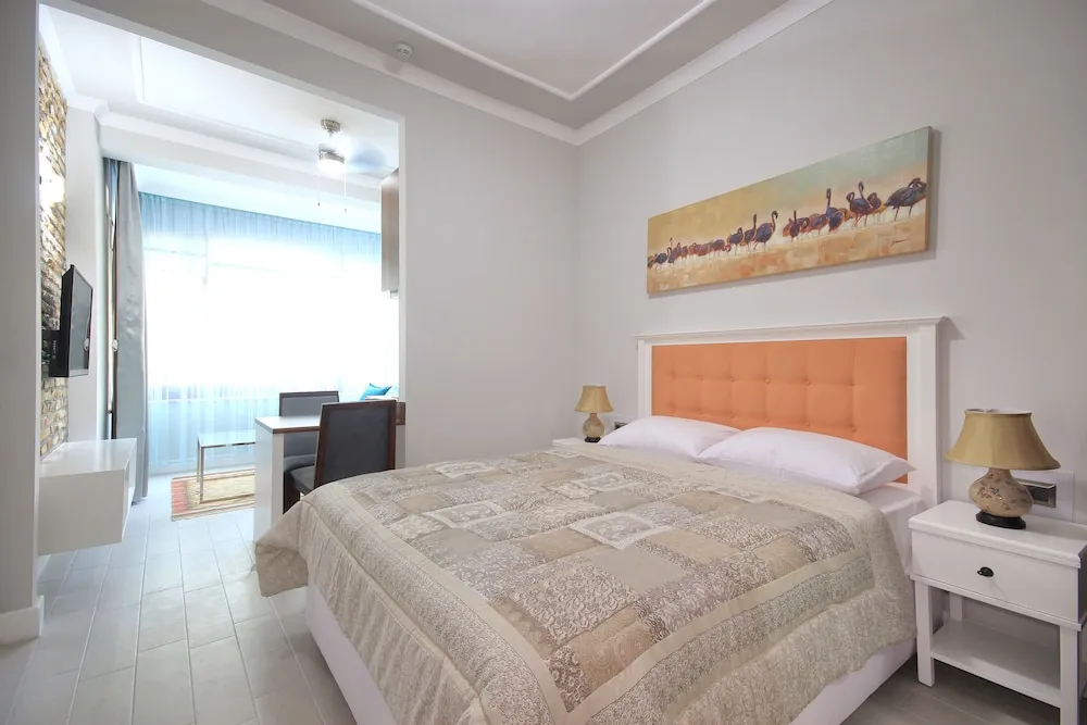 Deluxe Tek Büyük Yataklı Oda