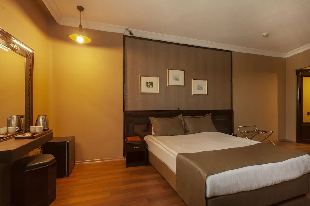 Basic Tek Büyük Yataklı Oda