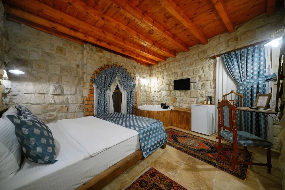 RAHIME SULTAN Deluxe Stone Room with Valley View