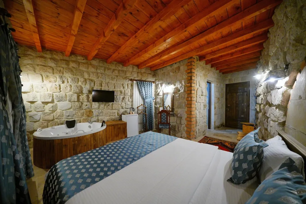 RAHIME SULTAN Deluxe Stone Room with Valley View