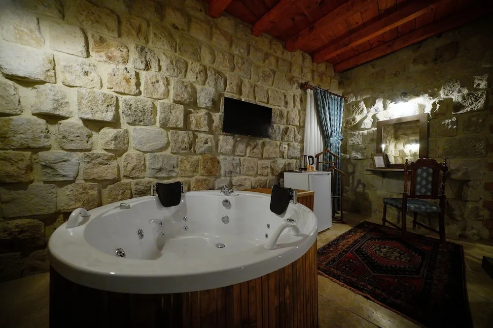 RAHIME SULTAN Deluxe Stone Room with Valley View