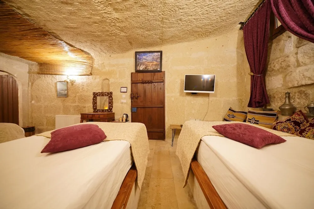 ZEMHERI Quadraple Family Cave Room