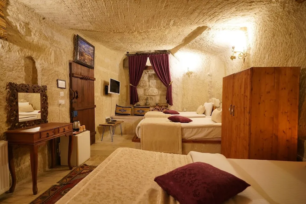 ZEMHERI Quadraple Family Cave Room