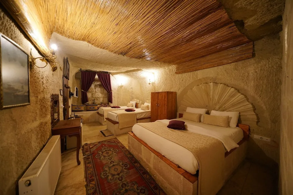 ZEMHERI Quadraple Family Cave Room
