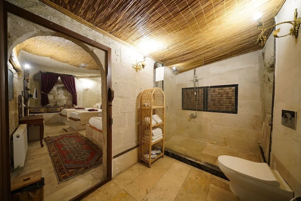 ZEMHERI Quadraple Family Cave Room