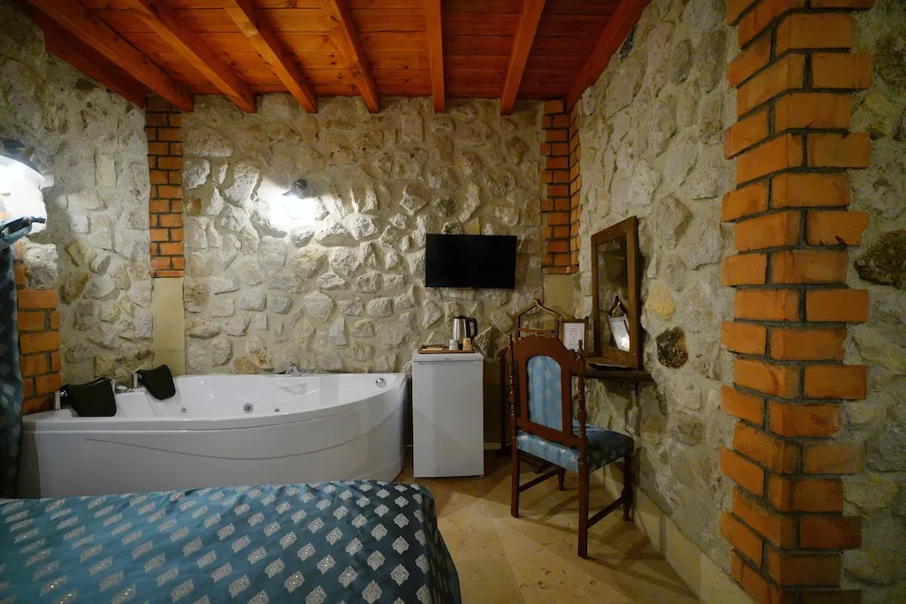 HABIB AGA Deluxe Stone Room with Valley View