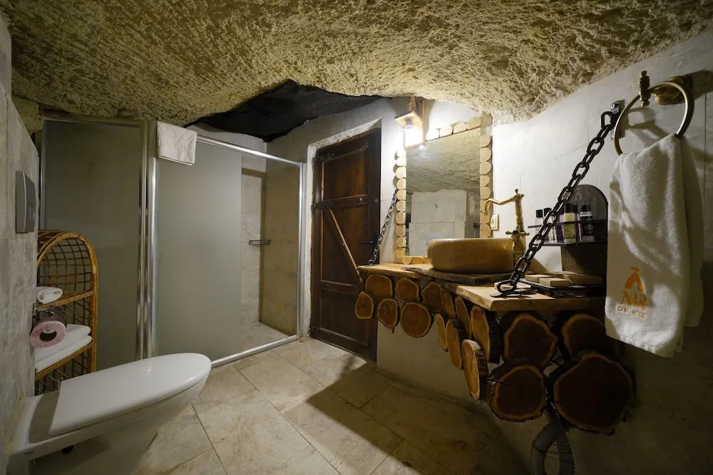 Duplex Quadruple Cave Room with Jacuzzi & Terrace
