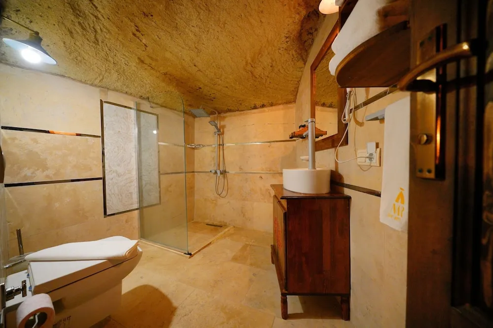 OTTOMAN Deluxe Queen Cave Room
