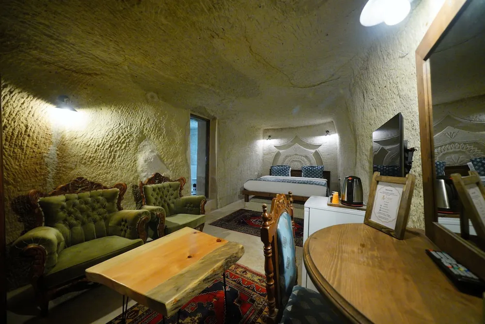 OTTOMAN Deluxe Queen Cave Room