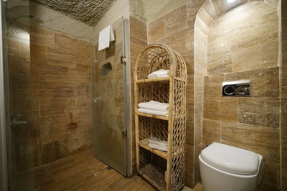 DUVEN King Suite Cave Room With Pool